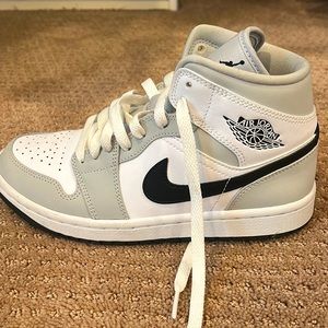 Adorable grey nike air jordan’s